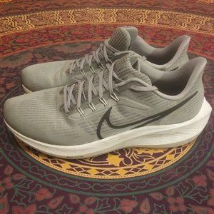 Nike Air Zoom Pegasus 39 grey black